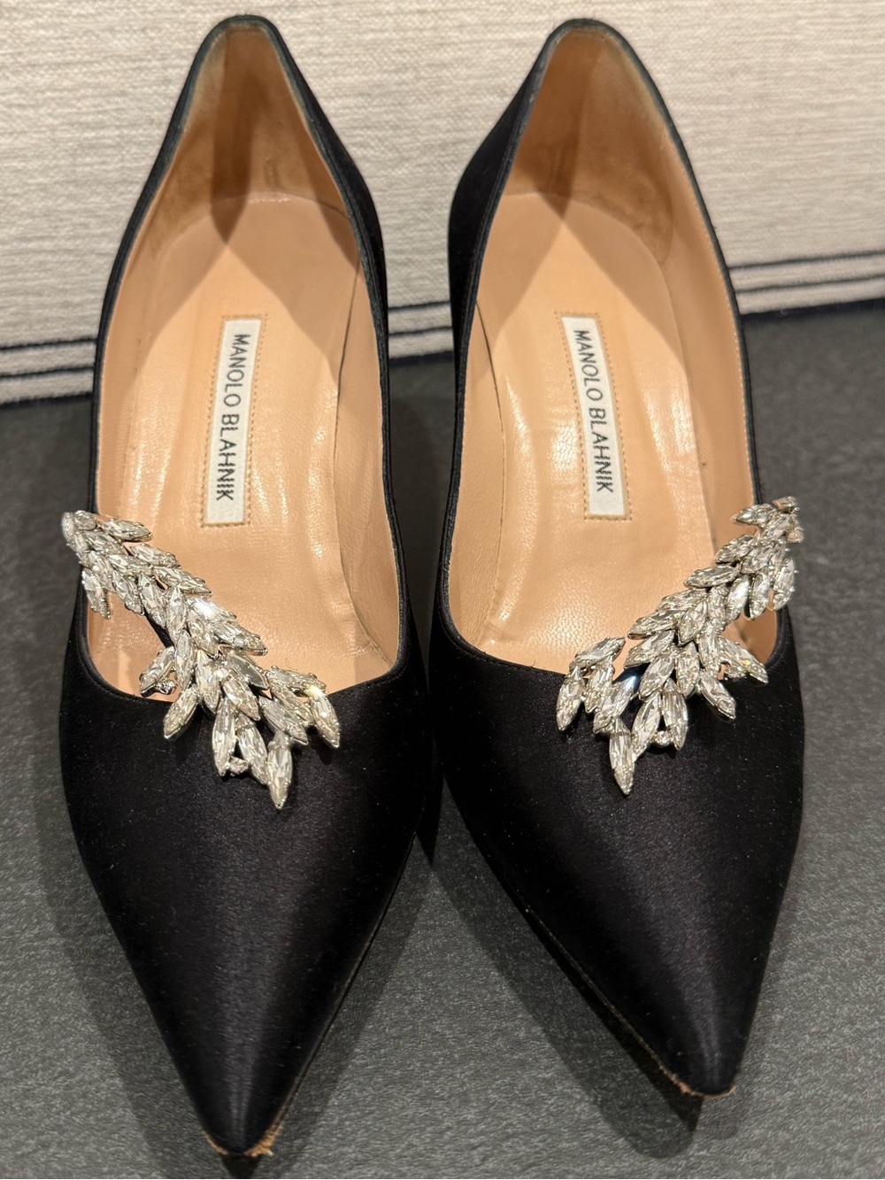 Manolo Blahnik Nadira Black Satin Crystal Pumps 39.5 Box Receipt
